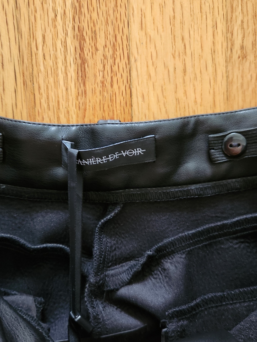 NWT Maniere De Voir Black Faux Leather Wide Leg Cargo Pants Size 8 - Picture 8 of 9
